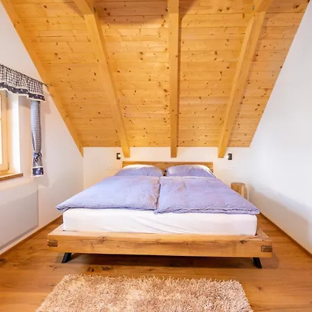 Roubenka Pod Hvezdami Wellness Roubenka بيت للعطل